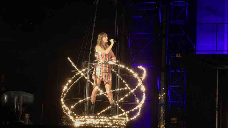 Taylor Swift & Charli XCX