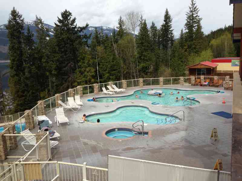 Halcyon Hot Springs