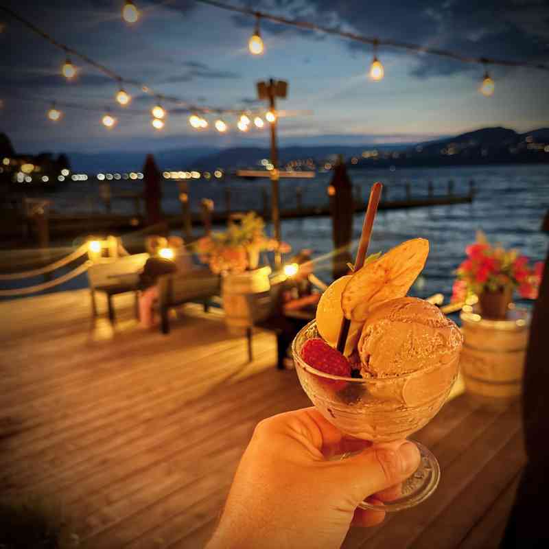 Hotel El Dorado Lakeside Dining Room