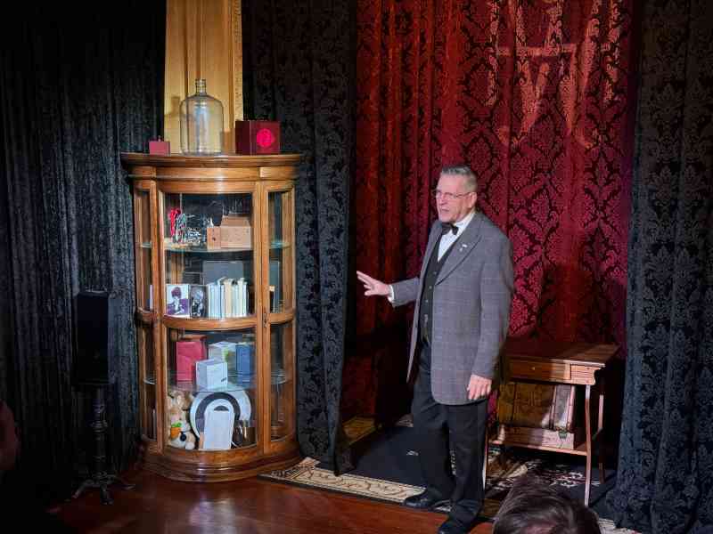 Merchant Logo Hidden Wonders Speakeasy Magic Experience