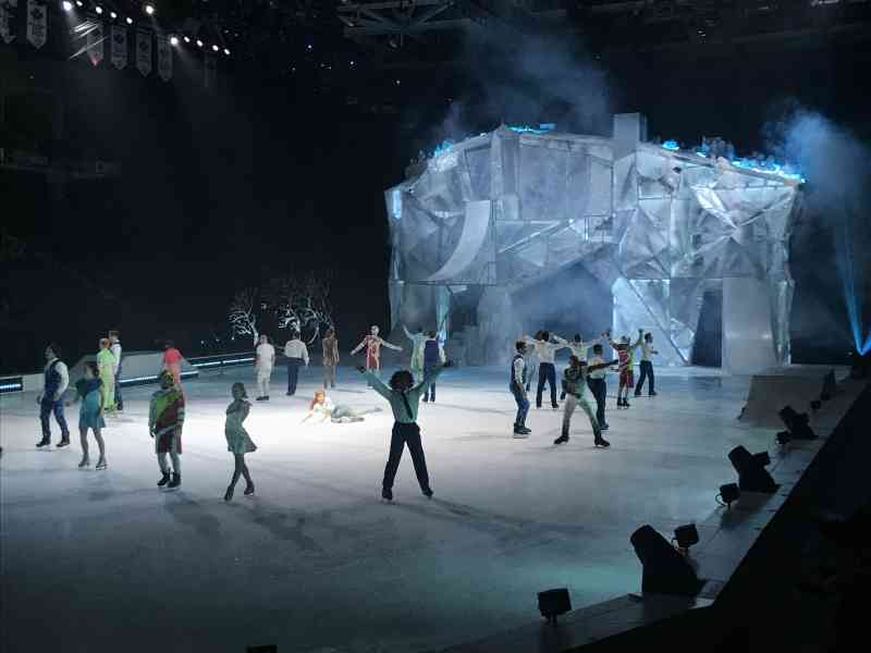 Cirque du Soleil-Crystal