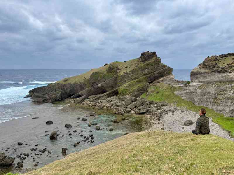 Alapad Hills and Rock Formation