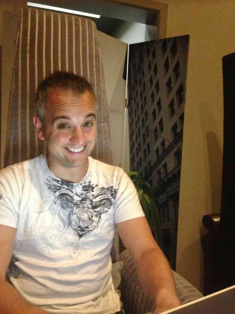 _2013-11-26 19.07-0 - Hangar58 with Family