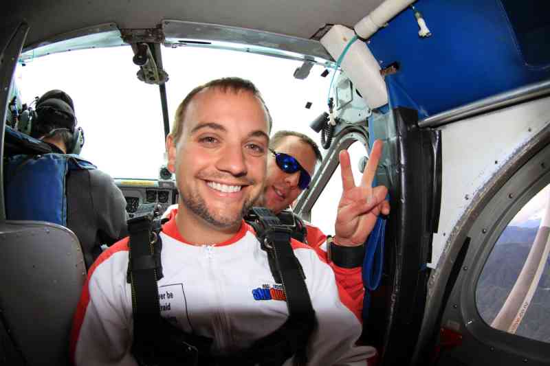 _2013-12-08 12.41aa - Sky Diving