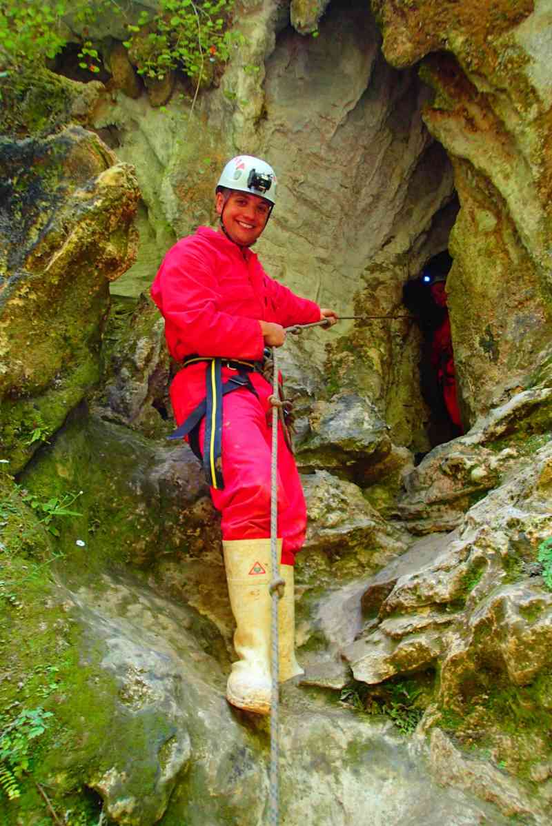 _2014-01-07 09.33-31 - Blackwater Rafting & Caving (Black Odyssey & Labyrinth Tour Combo)