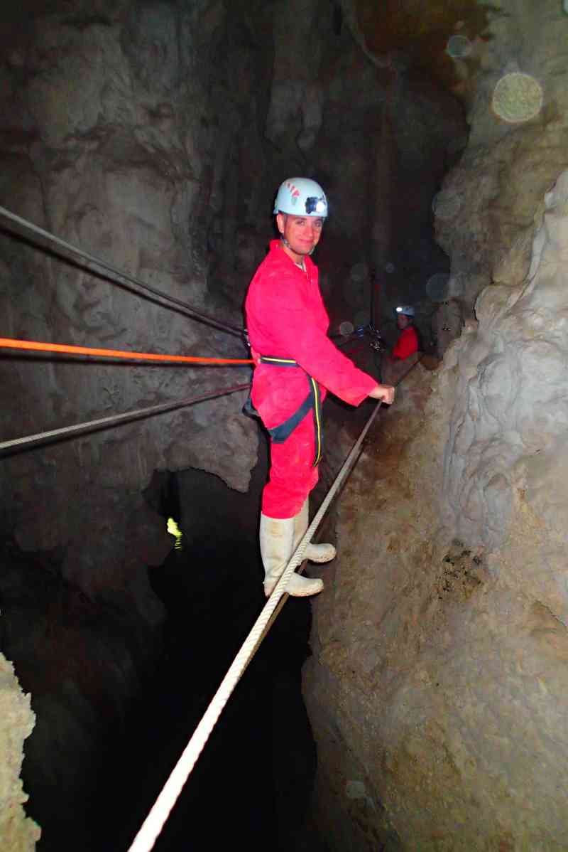 _2014-01-07 09.33-5 - Blackwater Rafting & Caving (Black Odyssey & Labyrinth Tour Combo)