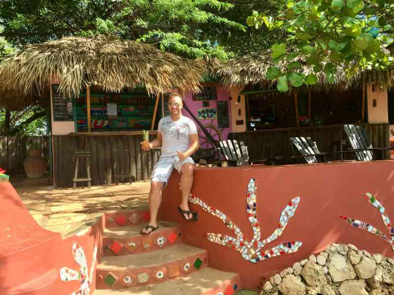 0150H - JAKES TREASURE BEACH