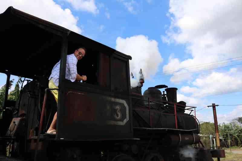 CUBA:AUSTRALIA SUGAR MILL TRAIN TOUR