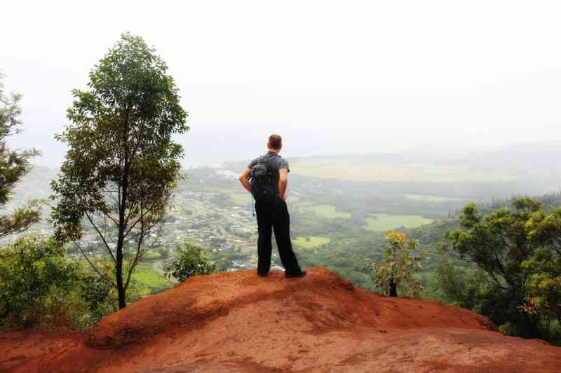 NOUNOU KUAMOO:SLEEPING GIANT TRAIL