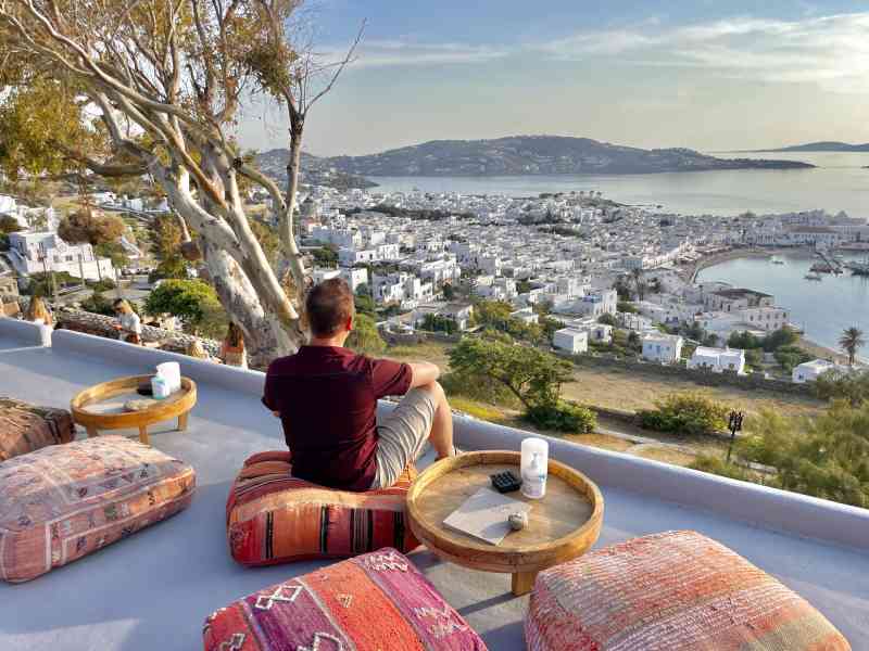 180&ordm; Sunset Bar