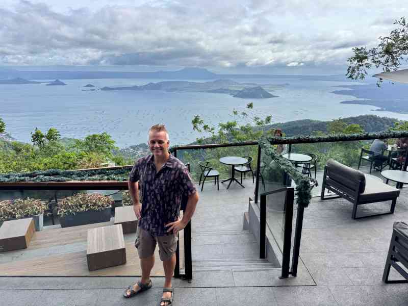 Starbucks Reserve Hiraya