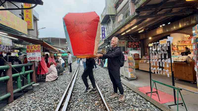 Shifen Old Street Lantern Prayer